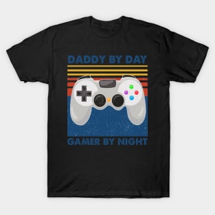 Dad by day gamer by night - Fathers Day Gamer Dad T-Shirt